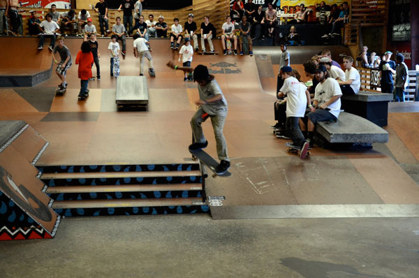 Here is Jordi Zapata with a smith grind down